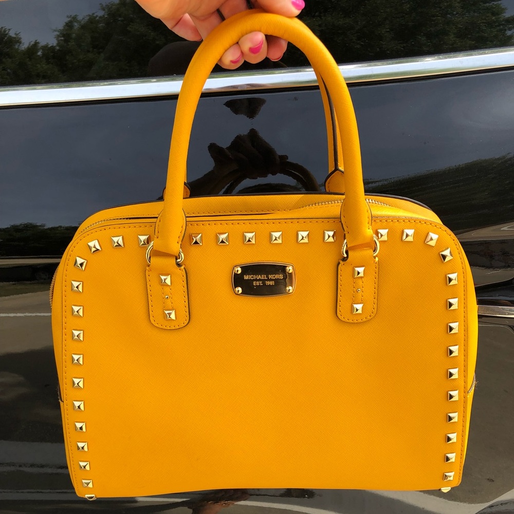 Michael Kors medium size purse